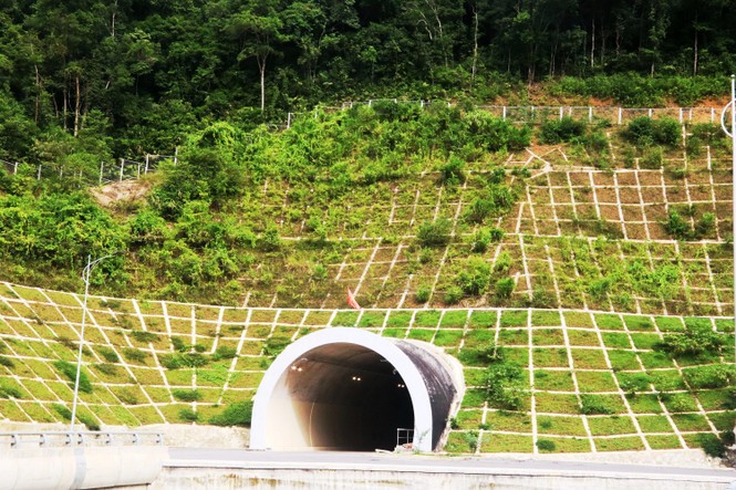 Đột kích hầm đôi gần 1.500 tỷ trên cao tốc La Sơn – Túy Loan - ảnh 2