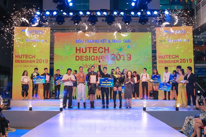 Ngắm bộ sưu tập thiết kế thời trang “lạ mắt” của học sinh, sinh viên TPHCM - ảnh 20