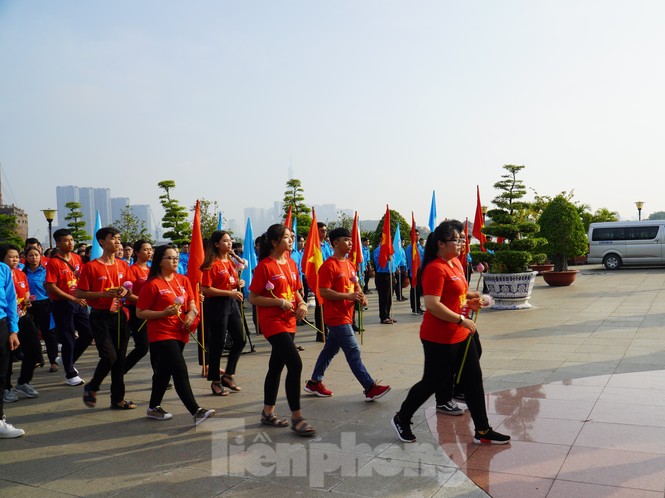 Hành trình “Tôi yêu Tổ quốc tôi” đặt chân đến Thành phố mang tên Bác - ảnh 5