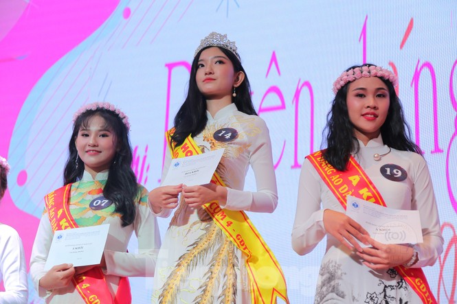 Nhan sắc Hoa khôi Duyên dáng áo dài nữ sinh GDTX TPHCM - ảnh 8