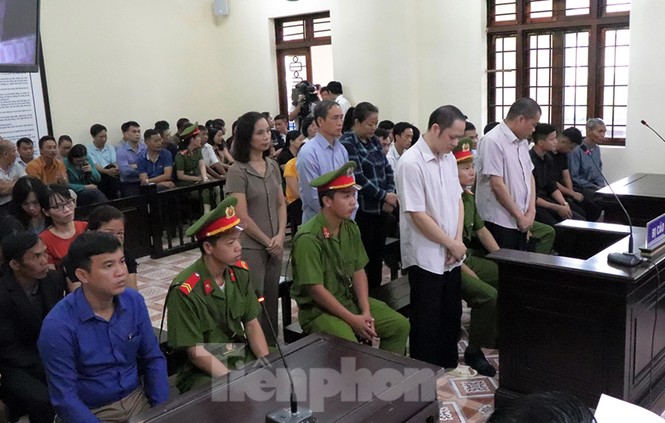 'Bà trùm' nhờ nâng điểm cho người thân của hàng loạt cán bộ công an Hà Giang - ảnh 1