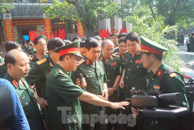 Bộ Quốc phòng trao Giải thưởng Tuổi trẻ sáng tạo - ảnh 7