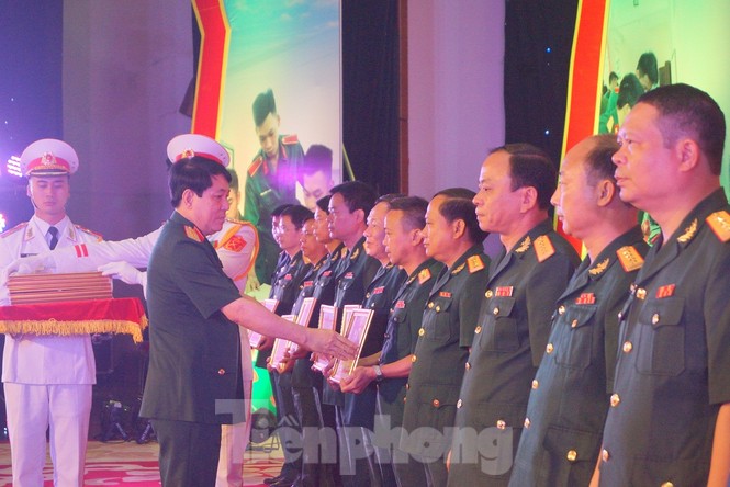 Bộ Quốc phòng trao Giải thưởng Tuổi trẻ sáng tạo - ảnh 4