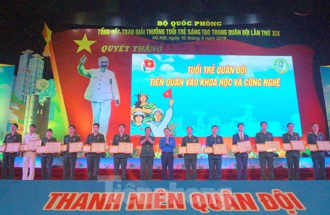 Bộ Quốc phòng trao Giải thưởng Tuổi trẻ sáng tạo - ảnh 5