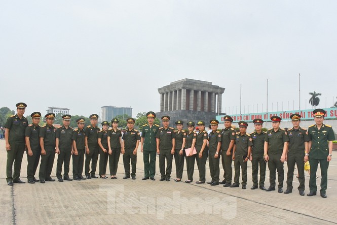 Sĩ quan trẻ Việt - Lào hội đàm tại Hà Nội - ảnh 7