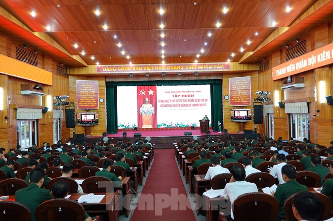 Thủ lĩnh Đoàn trong Quân đội học kỹ năng tuyên truyền pháp luật - ảnh 2