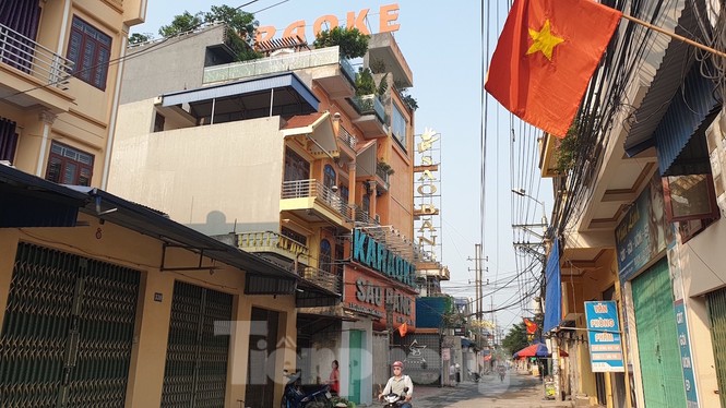 Nổ súng tại quán karaoke, 3 người thương vong - ảnh 1