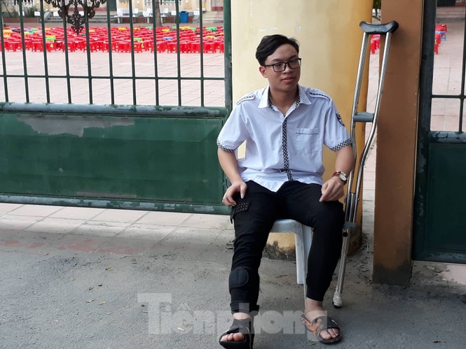 Sáng nay, gần 18.000 học sinh Thái Bình dự thi vào lớp 10 công lập - ảnh 2