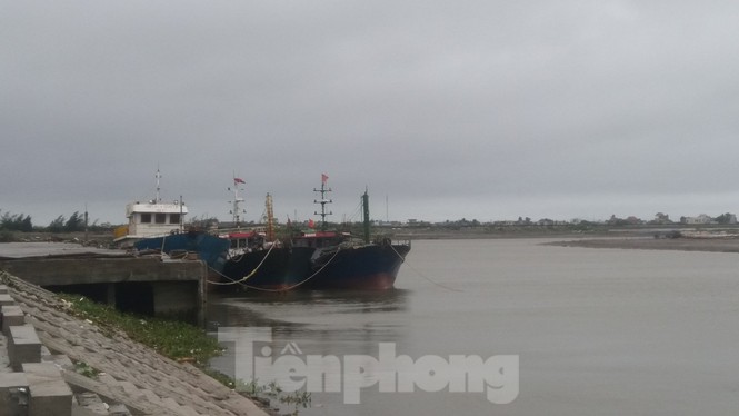 Bão tan, người dân Nam Định và Thái Bình thở phào - ảnh 10