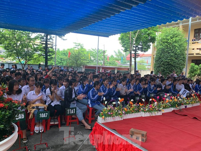 Nâng bước chân học sinh nghèo Lạng Sơn đến trường - ảnh 3