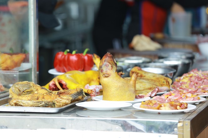 Trẩy hội chùa Hương cẩn trọng nguy cơ dịch Corona từ thịt thú rừng - ảnh 1