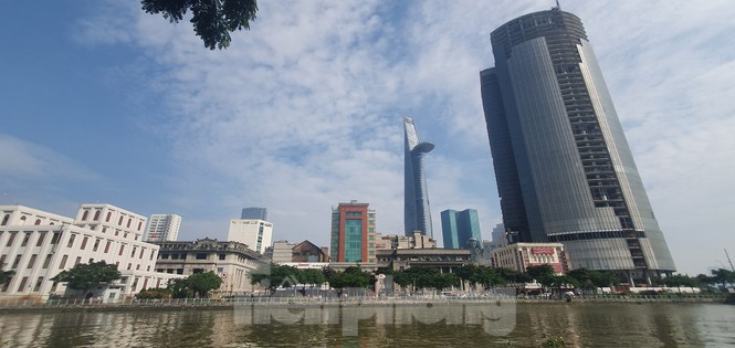 Mỗi mét vuông đất 'vàng' ở TPHCM có giá gần 1 tỷ đồng - ảnh 1