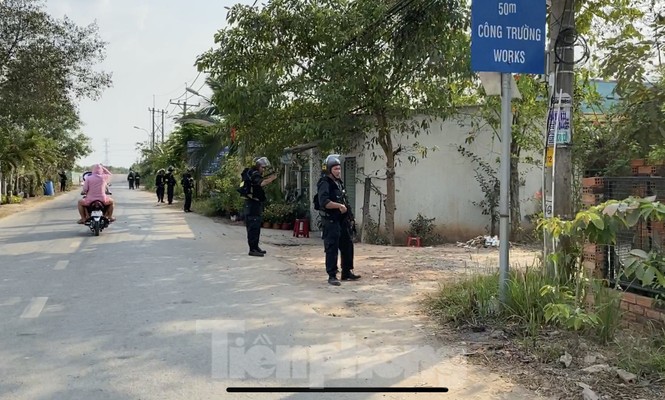 Thứ trưởng Bộ Công an trực tiếp chỉ đạo vây bắt nghi can nổ súng giết 4 người - ảnh 6