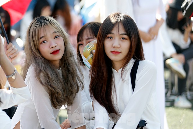 Lễ khai giảng rạng ngời và bài học lòng yêu thương dành cho tân sinh viên sư phạm - ảnh 5