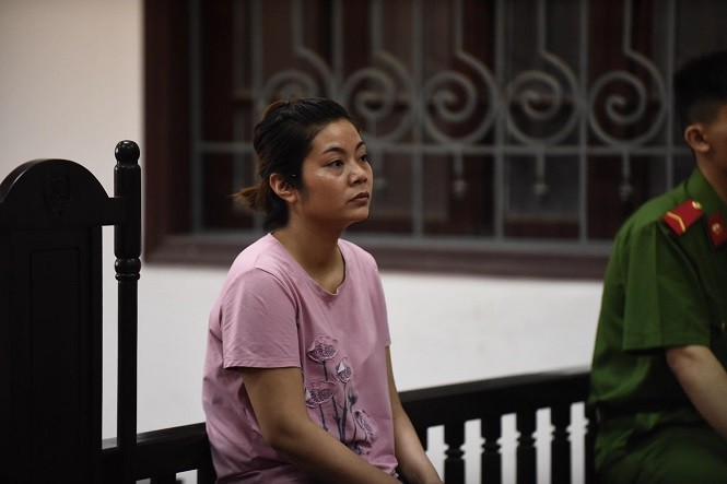 Gia đình của Lê Ngọc Hoàng cùng nhiều người dân theo dõi phiên tòa đã thể hiện sự thất vọng trước bản án phúc thẩm.