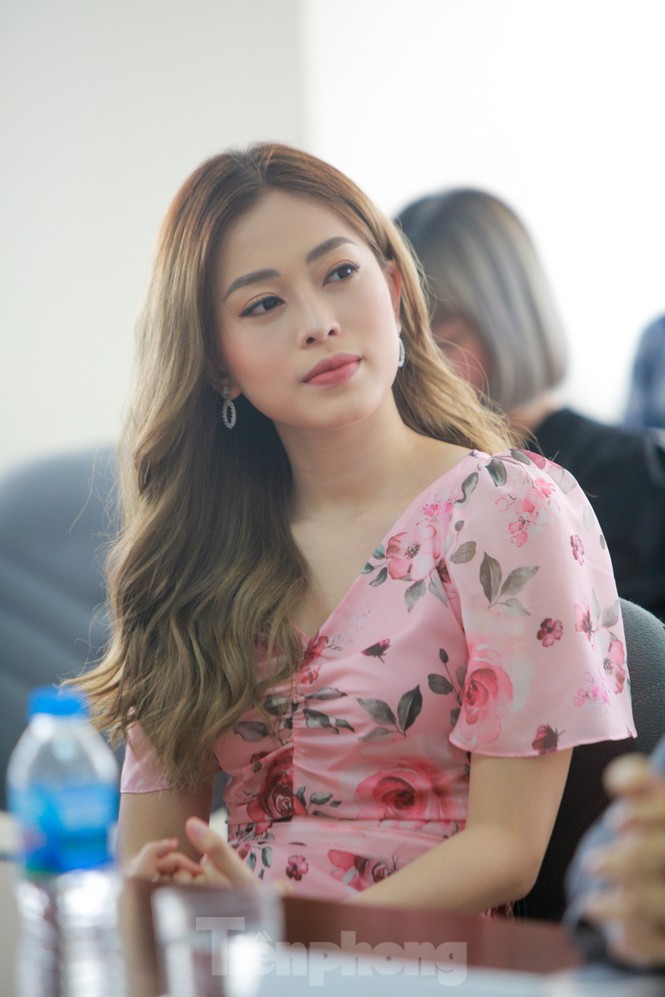 Á hậu Bùi Phương Nga rạng ngời tại buổi ra mắt chuyên trang Sinh viên Việt Nam - ảnh 14
