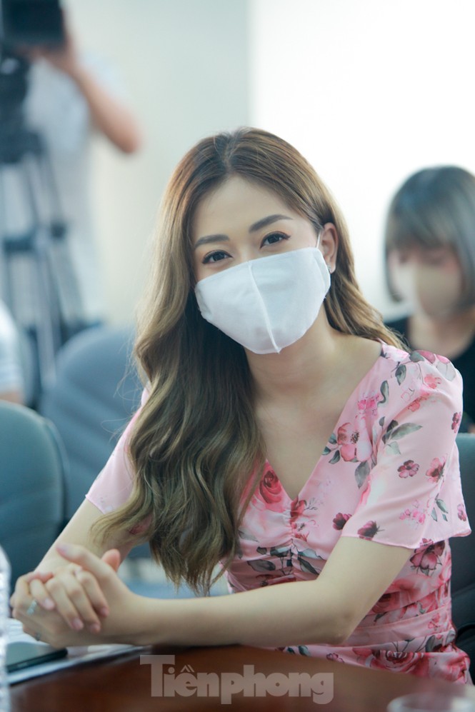 Á hậu Bùi Phương Nga rạng ngời tại buổi ra mắt chuyên trang Sinh viên Việt Nam - ảnh 1
