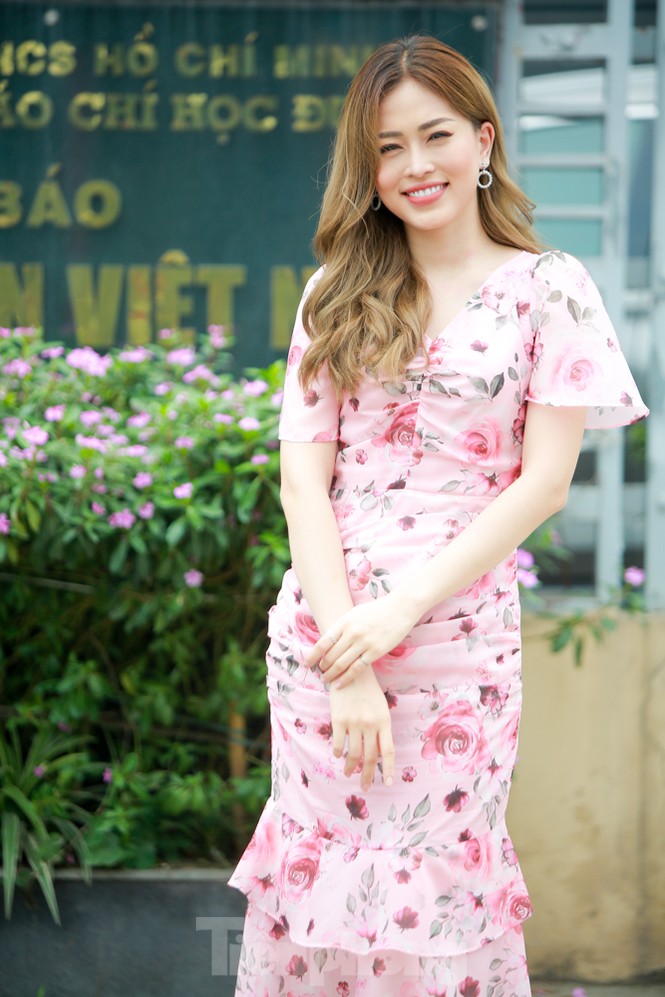 Á hậu Bùi Phương Nga rạng ngời tại buổi ra mắt chuyên trang Sinh viên Việt Nam - ảnh 5