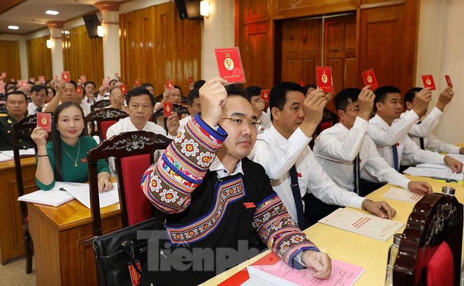 Bầu 15 người tham gia Đoàn Chủ tịch Đại hội Đảng bộ tỉnh Yên Bái - ảnh 6