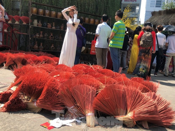 Tan hoang tiểu cảnh trang trí ở phố ông đồ - ảnh 7