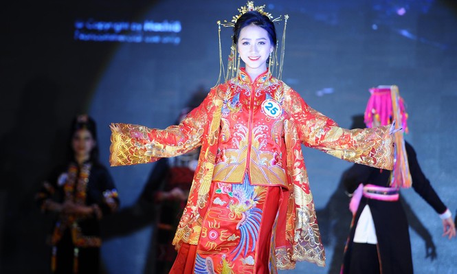 Ngắm thiếu nữ Lào Cai khoe sắc với trang phục dân tộc - ảnh 10