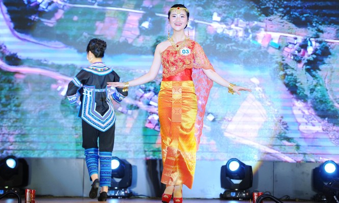 Ngắm thiếu nữ Lào Cai khoe sắc với trang phục dân tộc - ảnh 2
