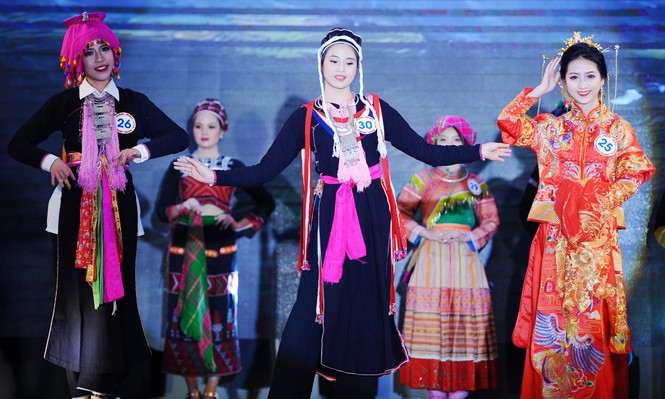Ngắm thiếu nữ Lào Cai khoe sắc với trang phục dân tộc - ảnh 13