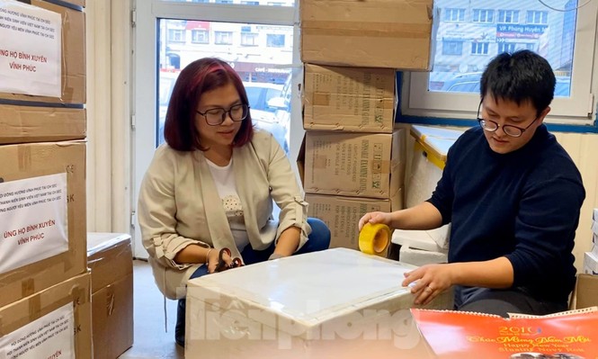 Bạn trẻ Việt ở CH Séc gửi khẩu trang chống dịch cho người dân Vĩnh Phúc - ảnh 3