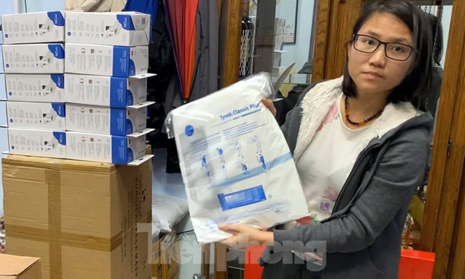 Bạn trẻ Việt ở CH Séc gửi khẩu trang chống dịch cho người dân Vĩnh Phúc - ảnh 2