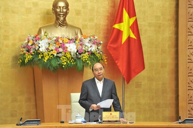 Thủ tướng Nguyễn Xuân Phúc: Tập trung tách nhóm nguy cơ, tránh lây lan dịch COVID-19 - ảnh 5