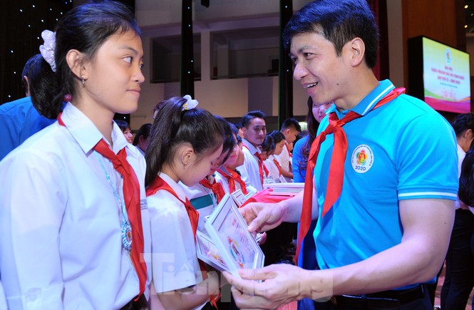 Đại biểu Đại hội Cháu ngoan Bác Hồ toàn quốc san sẻ yêu thương vì miền Trung - ảnh 4