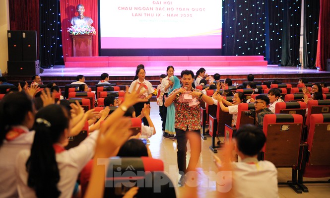 Đại biểu Đại hội Cháu ngoan Bác Hồ toàn quốc san sẻ yêu thương vì miền Trung - ảnh 7