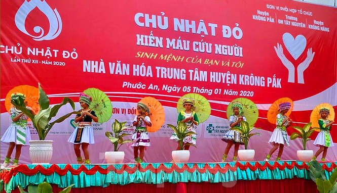 Sắc màu Chủ nhật Đỏ ở Krông Pắk - ảnh 4