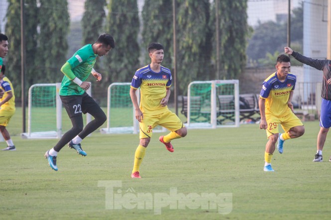 Tuyển Việt Nam tập gì khi vắng bóng thầy Park? - ảnh 7