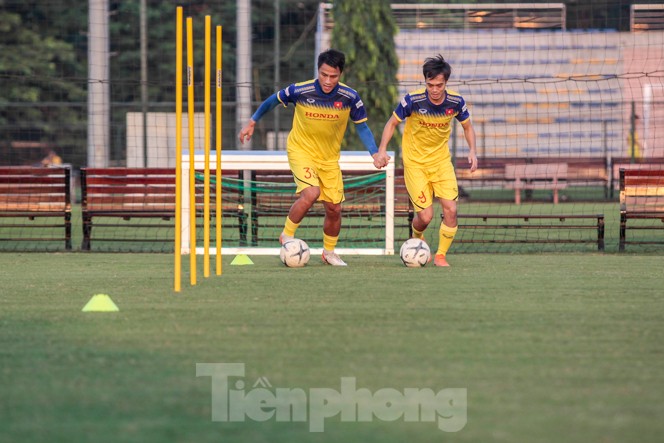 Mạc Hồng Quân và Văn Toàn 'nắm tay nhau thật chặt, giữ tay nhau thật lâu' - ảnh 7