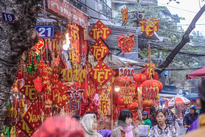 Không khí Tết ngập tràn phố phường Thủ đô - ảnh 3