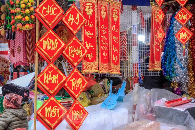 Không khí Tết ngập tràn phố phường Thủ đô - ảnh 4