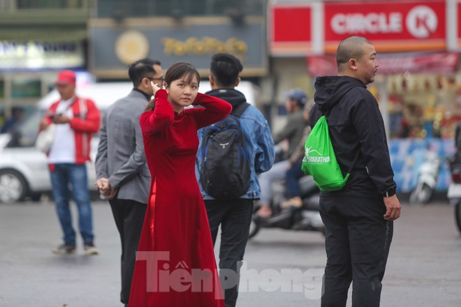Sáng mùng 1 Tết bình yên ở Hà Nội - ảnh 14