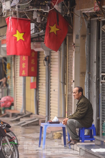 Sáng mùng 1 Tết bình yên ở Hà Nội - ảnh 15
