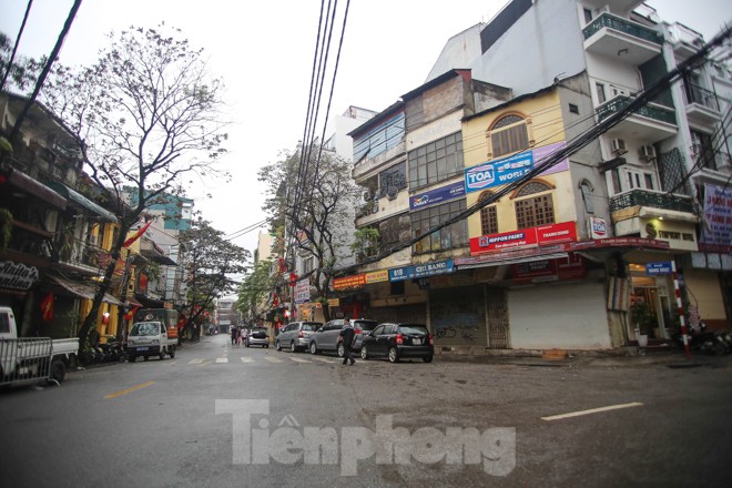Sáng mùng 1 Tết bình yên ở Hà Nội - ảnh 2