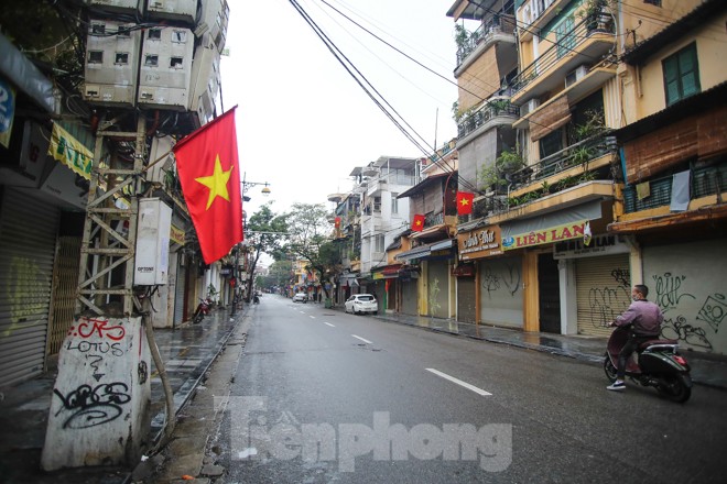Sáng mùng 1 Tết bình yên ở Hà Nội - ảnh 6