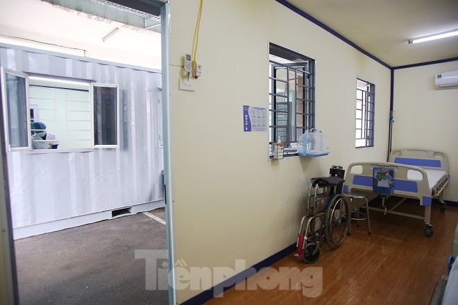 Bệnh viện 'biến' container thành khu khám, cách ly chống dịch Covid-19 - ảnh 12