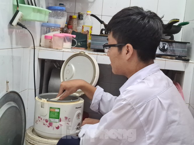 Gặp gỡ nam sinh vừa chạy thận vừa tham gia thi ở Hải Phòng - ảnh 3