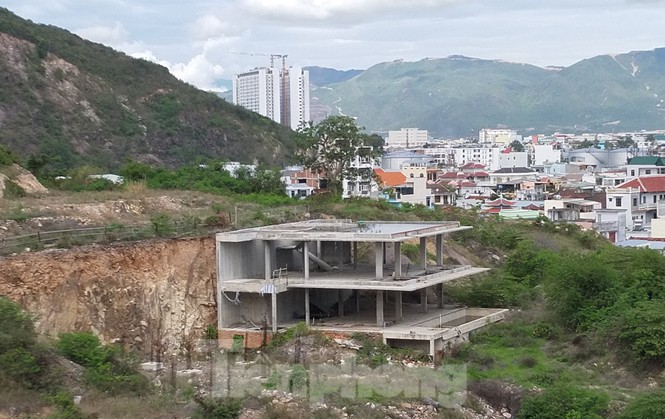 Di tích lầu Bảo Đại bị phá nát để làm biệt thự nghỉ dưỡng - ảnh 9