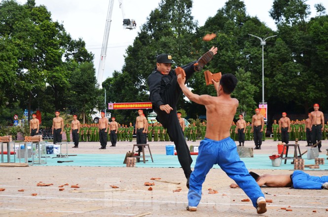 Nín thở với các màn trình diễn võ thuật đỉnh cao, ý chí phi thường - ảnh 10