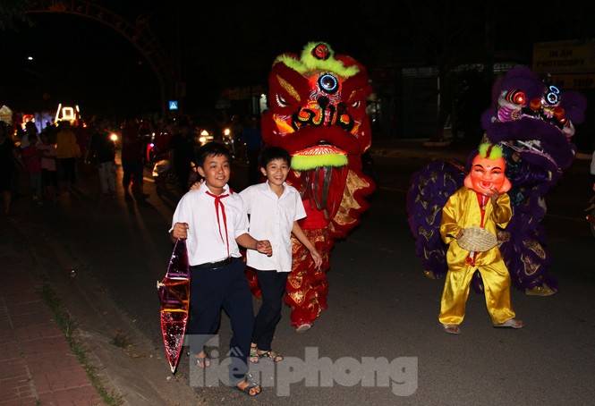 Thiếu nhi huyện thảo nguyên M’đrắk với Hội trăng rằm 'nhiều quà chưa từng có' - ảnh 4