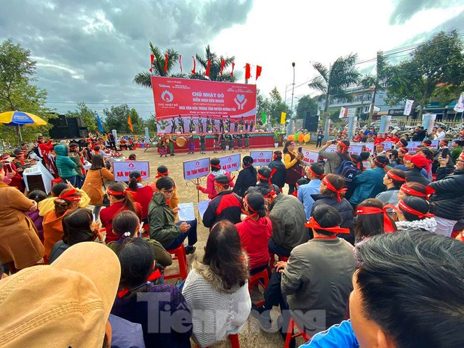 Chủ nhật Đỏ - ảnh 2