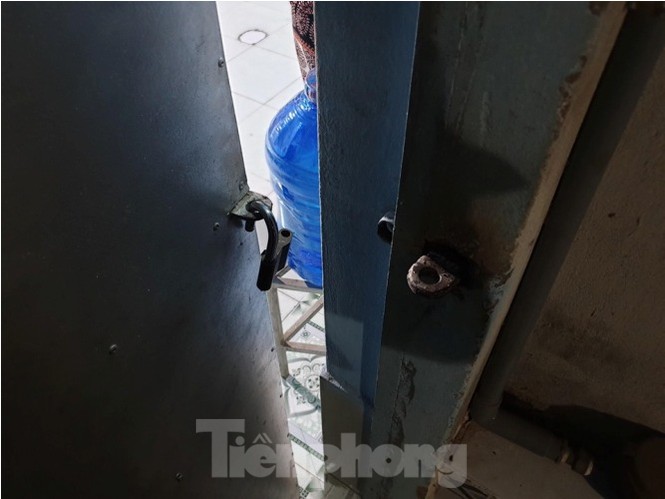 Nữ công nhân ôm mặt khóc khi trộm lấy sạch tài sản dành dụm cả năm - ảnh 2
