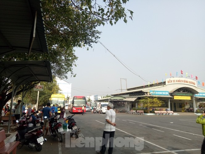 Bến xe vắng như ‘Chùa Bà Đanh’ vì công nhân được tặng vé xe về Tết - ảnh 3