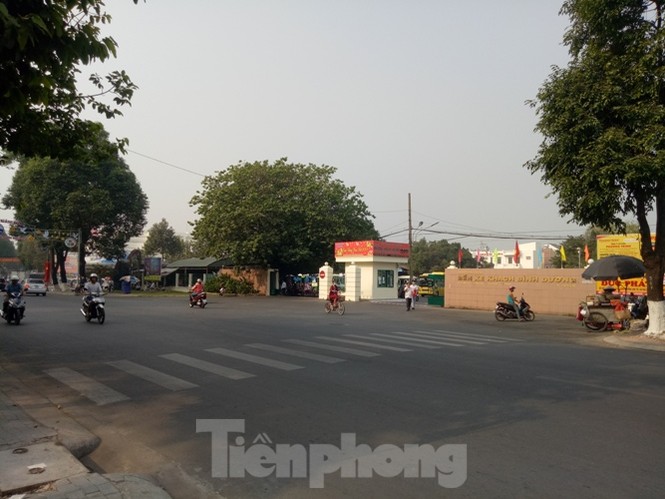 Bến xe vắng như ‘Chùa Bà Đanh’ vì công nhân được tặng vé xe về Tết - ảnh 8
